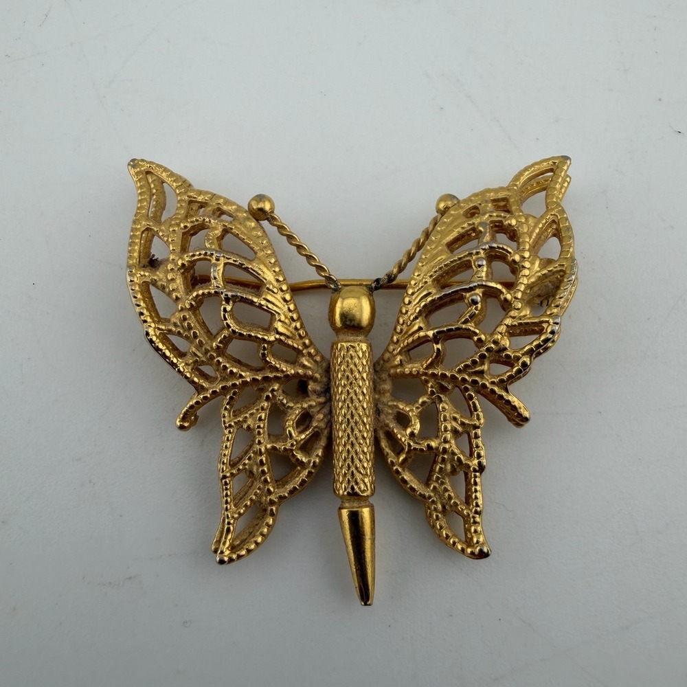 Vintage Monet Butterfly Brooch Small Gold Tone‎ Excellent Layered Filigree Pin